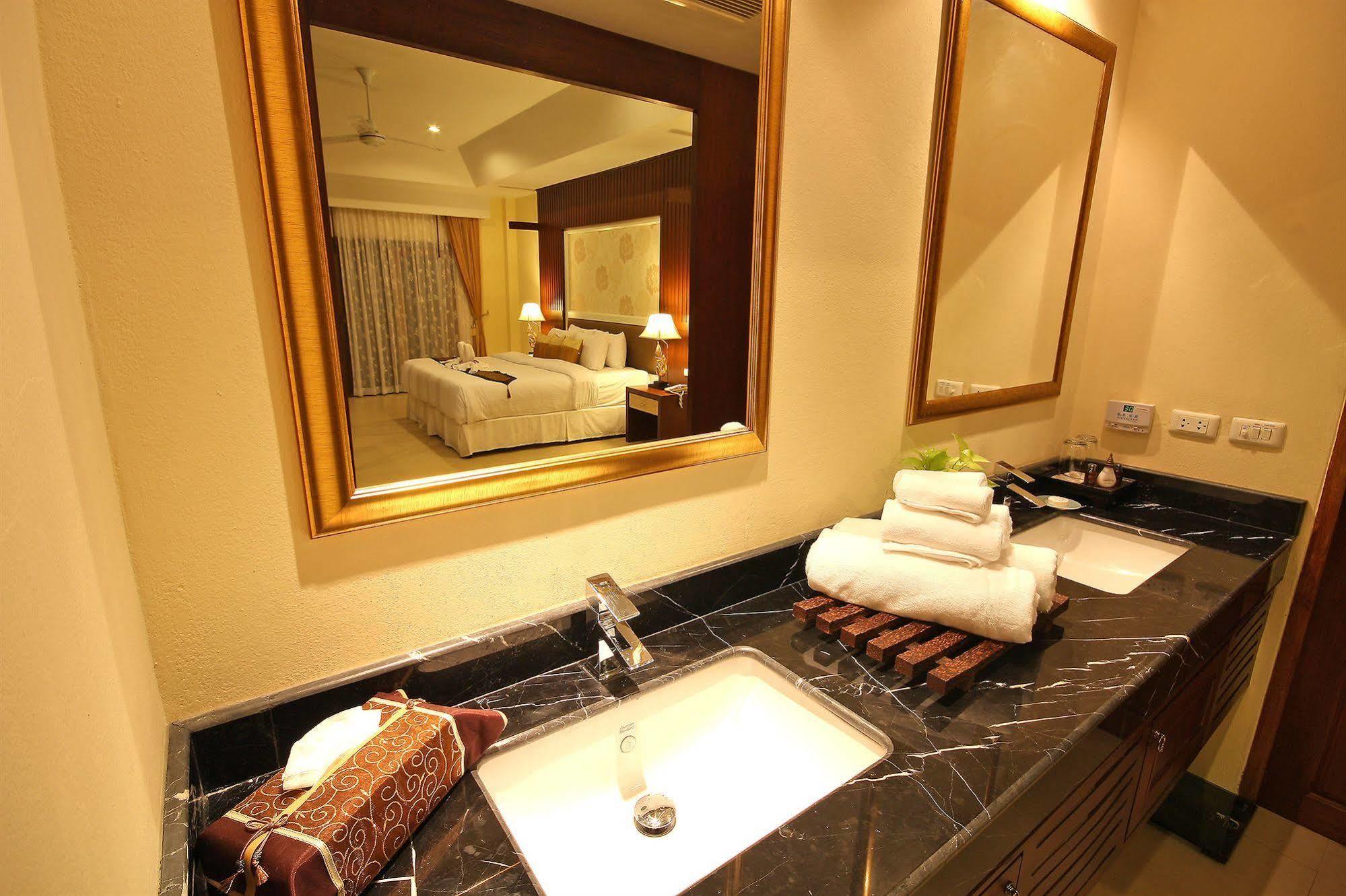 Thai Thani Pool Villa Resort Jomtien Beach Extérieur photo